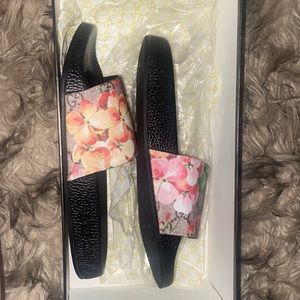 Gucci Slides Women 7